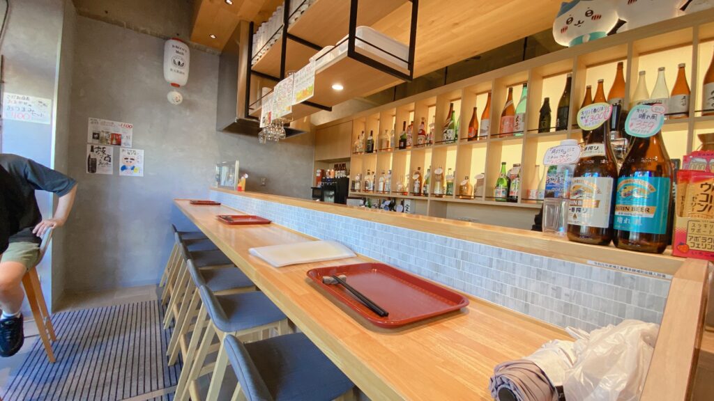 美濃屋商店の角打ちスペース